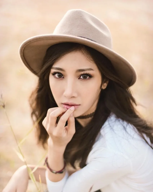 EJAE and the Golden Voice Behind K-Pop Demon Hunters